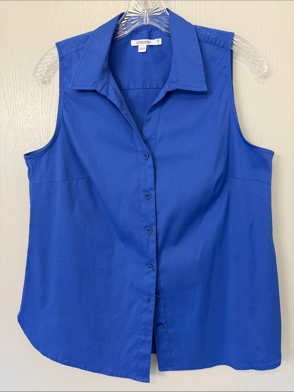 Chico's Sleeveless Button-Down Top in Royal Blue